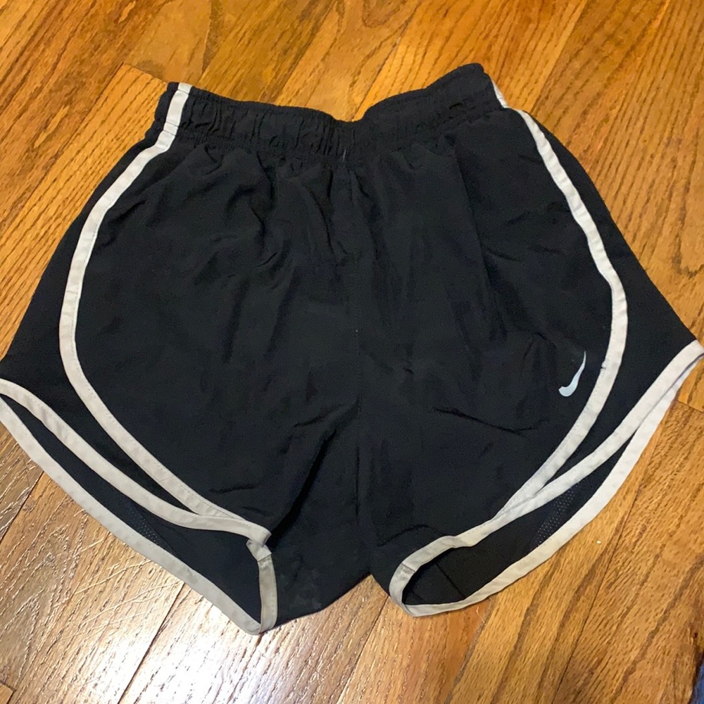 black and white nike shorts